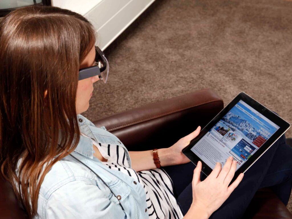 eye_tracking_brille_tablet_draufsicht